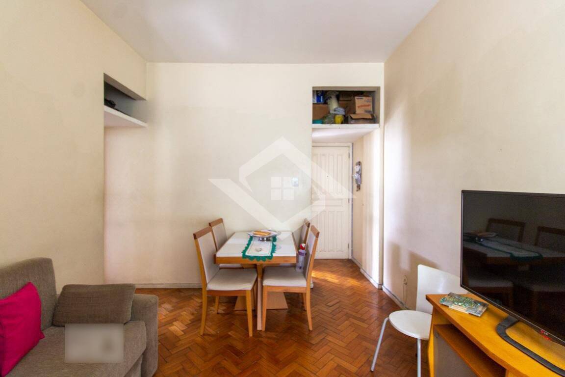 Apartamento à venda com 2 quartos, 70m² - Foto 4