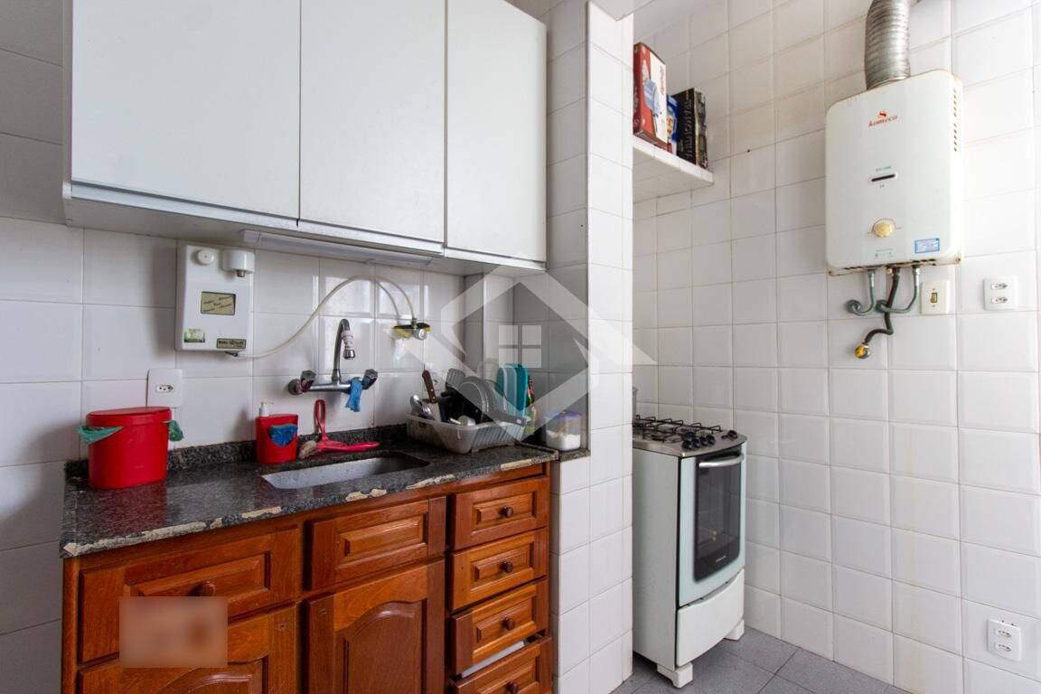 Apartamento à venda com 2 quartos, 70m² - Foto 2