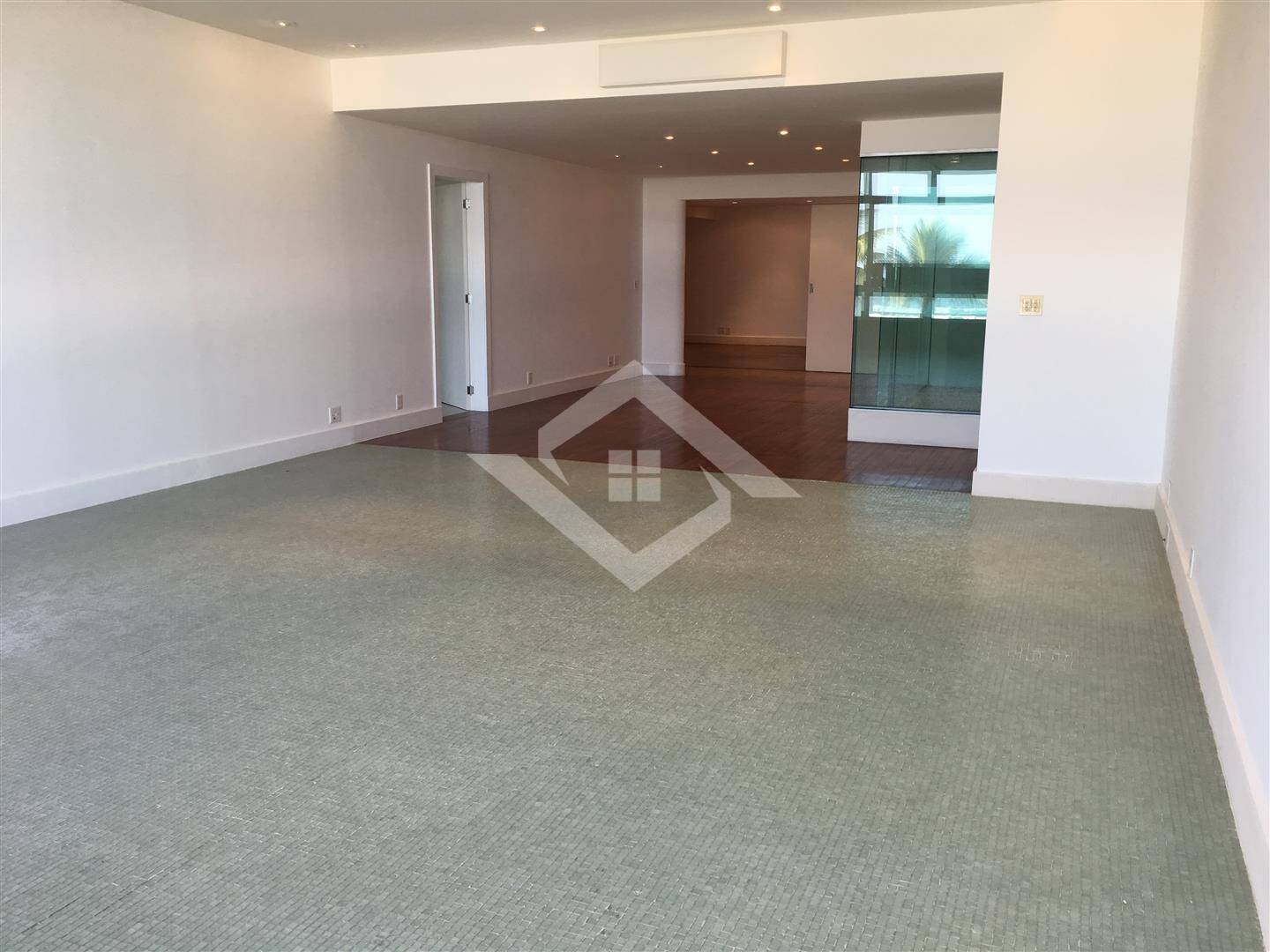 Apartamento à venda com 3 quartos, 200m² - Foto 6