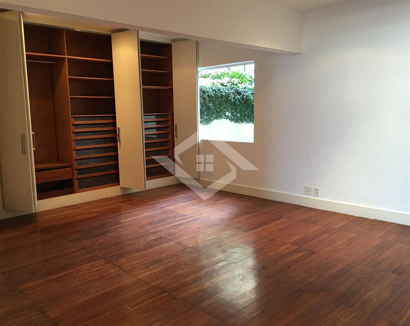 Apartamento à venda com 3 quartos, 200m² - Foto 16