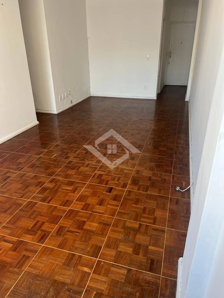 Apartamento à venda com 3 quartos, 110m² - Foto 1