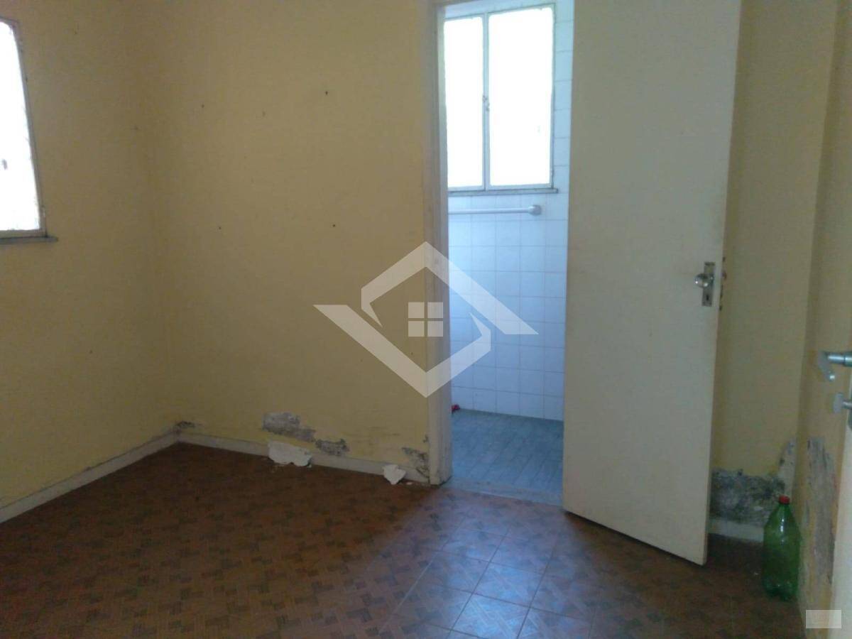 Casa à venda com 6 quartos, 280m² - Foto 3