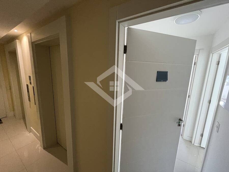 Apartamento à venda com 2 quartos, 79m² - Foto 3