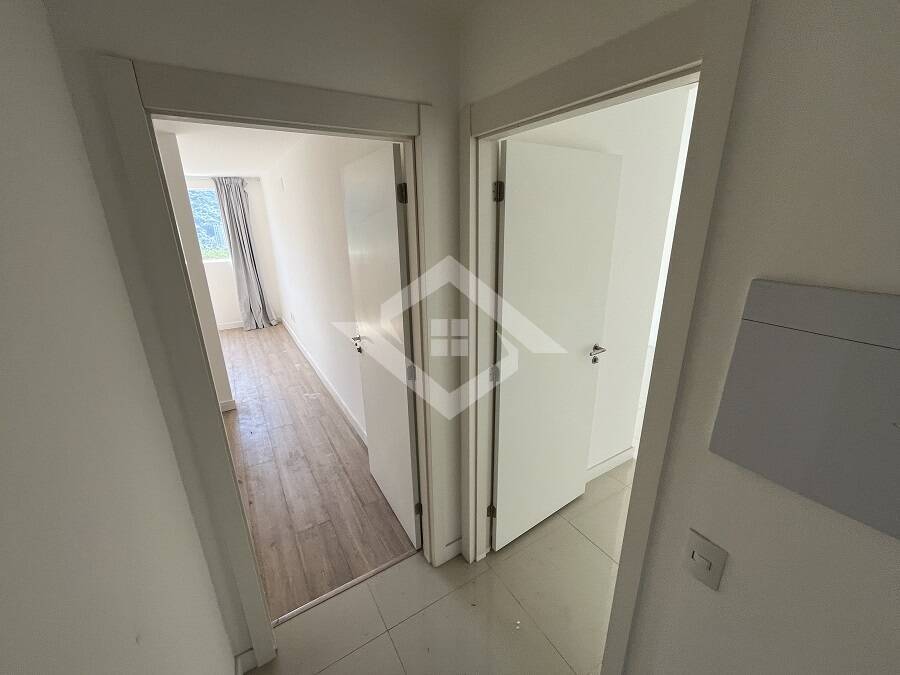 Apartamento à venda com 2 quartos, 79m² - Foto 4