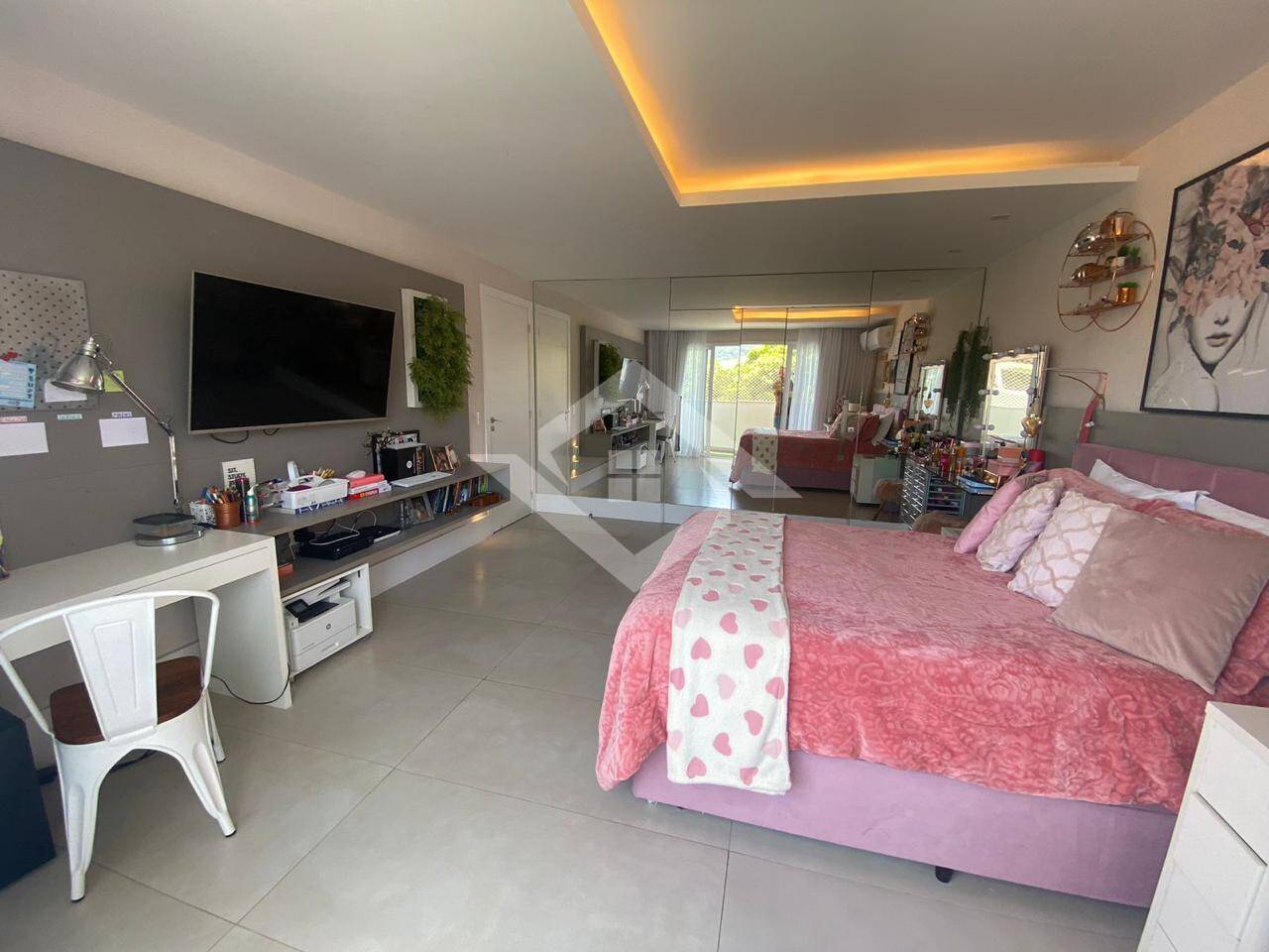 Casa à venda e aluguel com 6 quartos, 1000m² - Foto 18