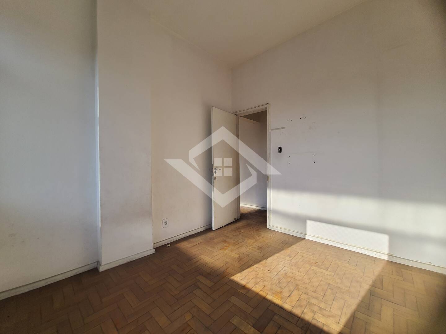 Apartamento à venda com 2 quartos, 57m² - Foto 18