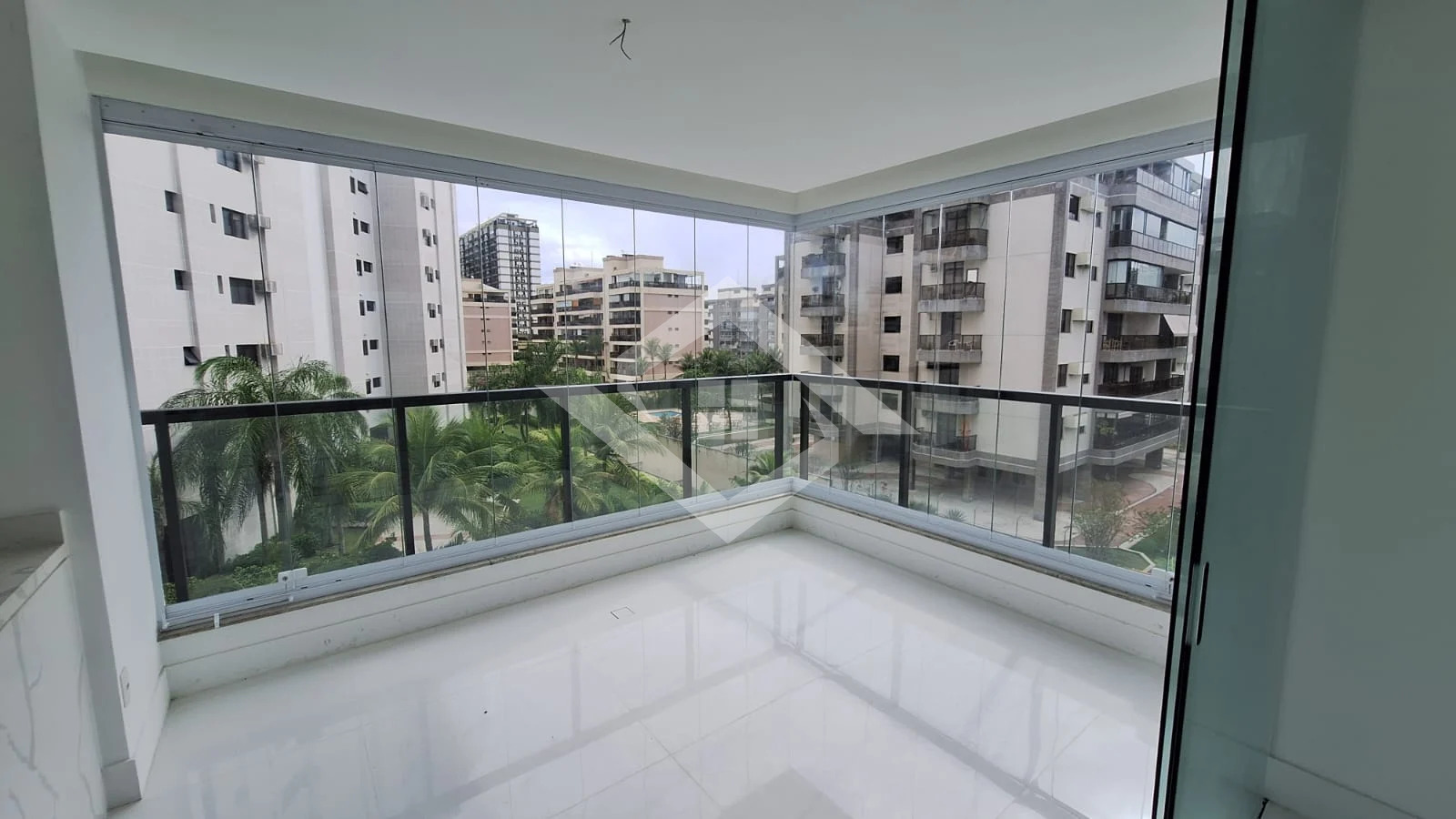 Apartamento à venda com 3 quartos, 117m² - Foto 9