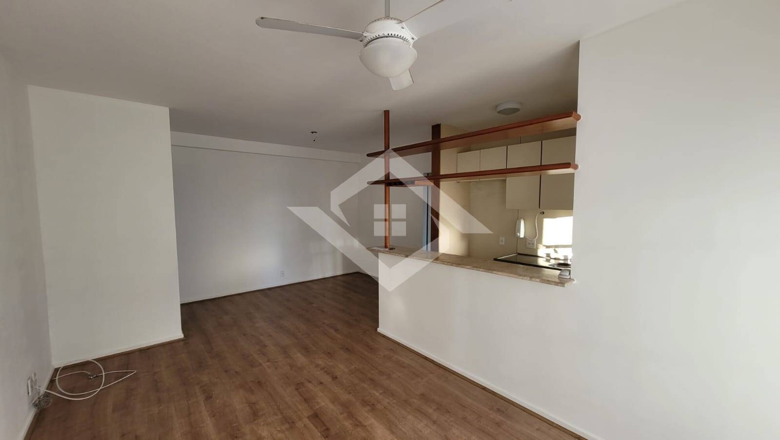 Apartamento à venda com 2 quartos, 83m² - Foto 3