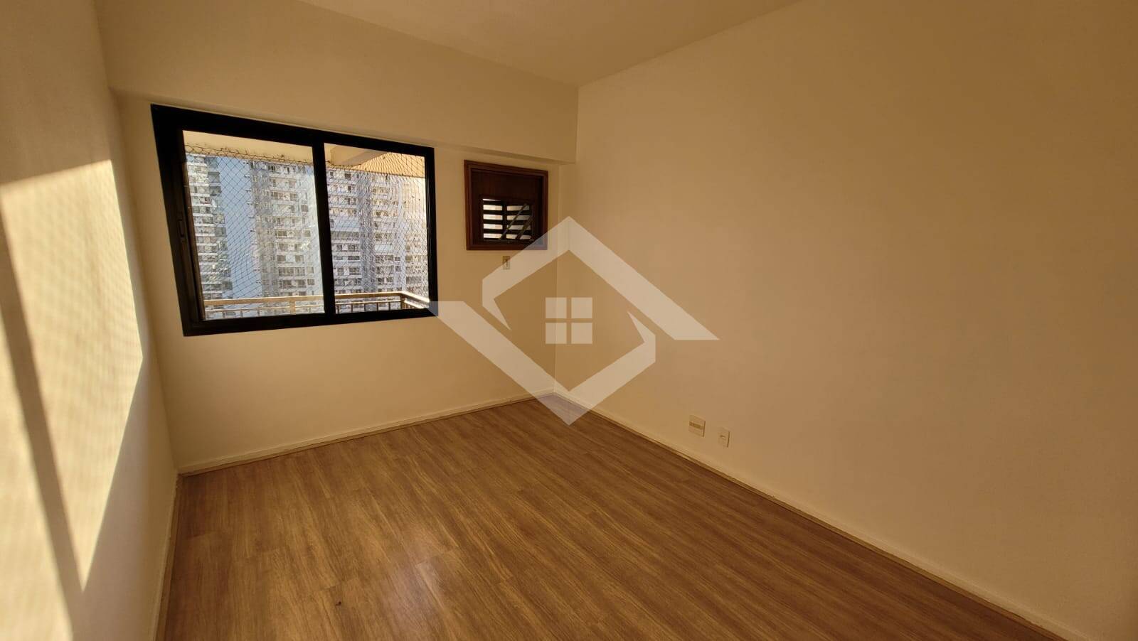 Apartamento à venda com 2 quartos, 83m² - Foto 17