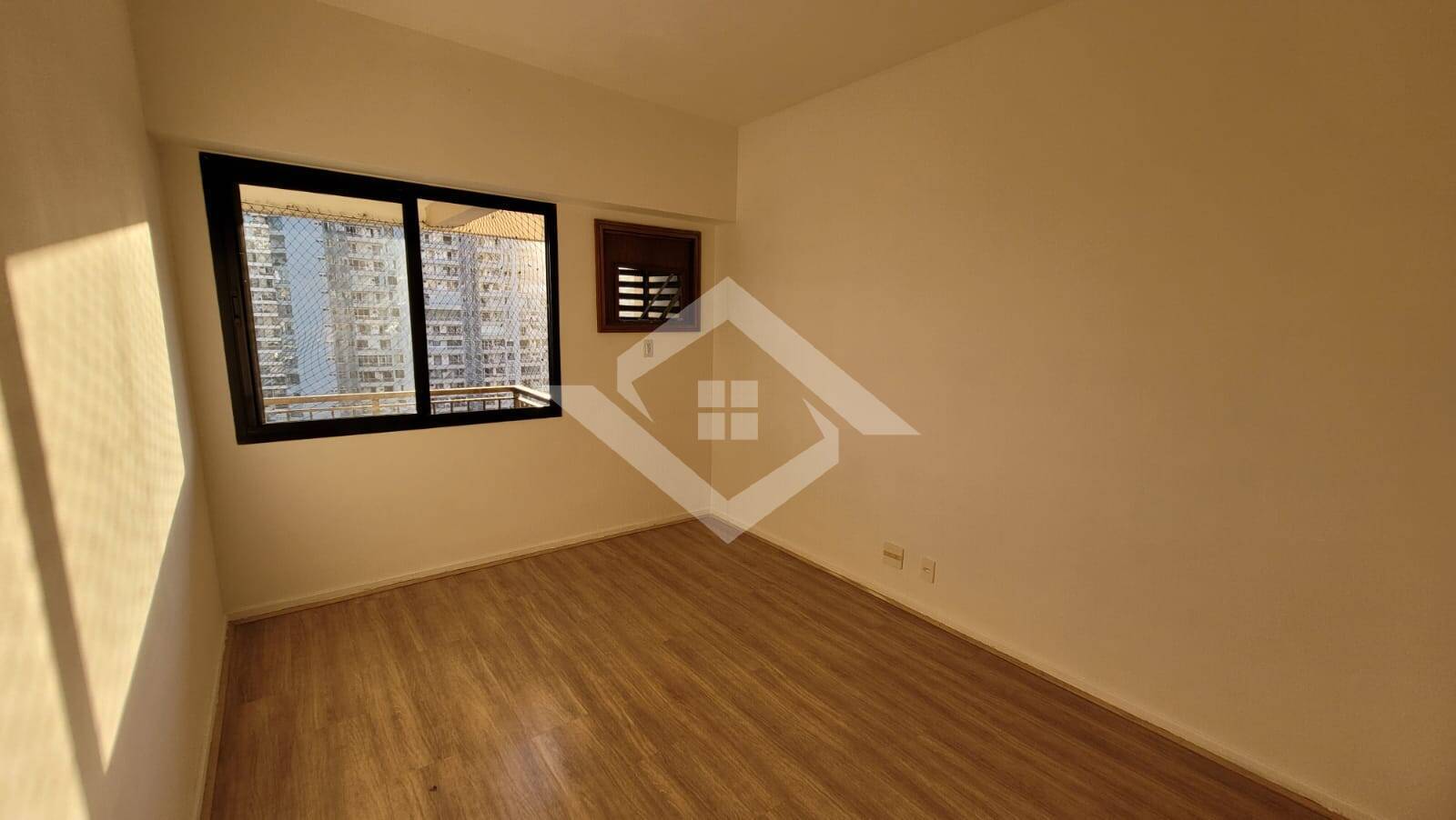 Apartamento à venda com 2 quartos, 83m² - Foto 19