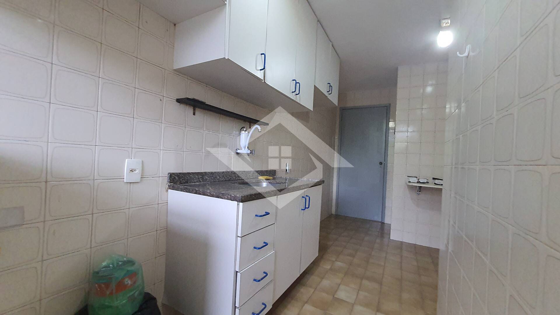 Apartamento à venda com 2 quartos, 70m² - Foto 19