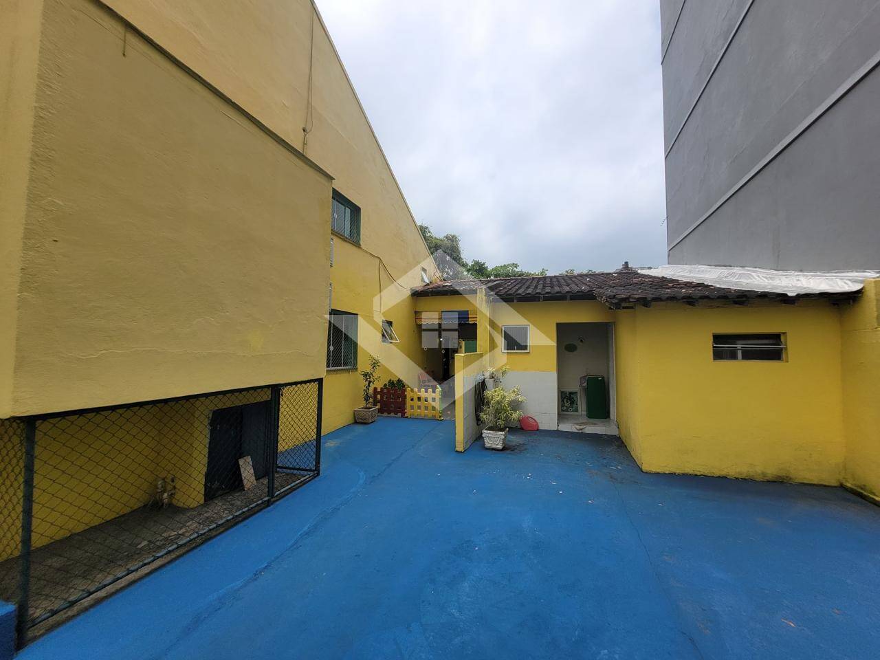 Casa para alugar com 10 quartos, 400m² - Foto 8