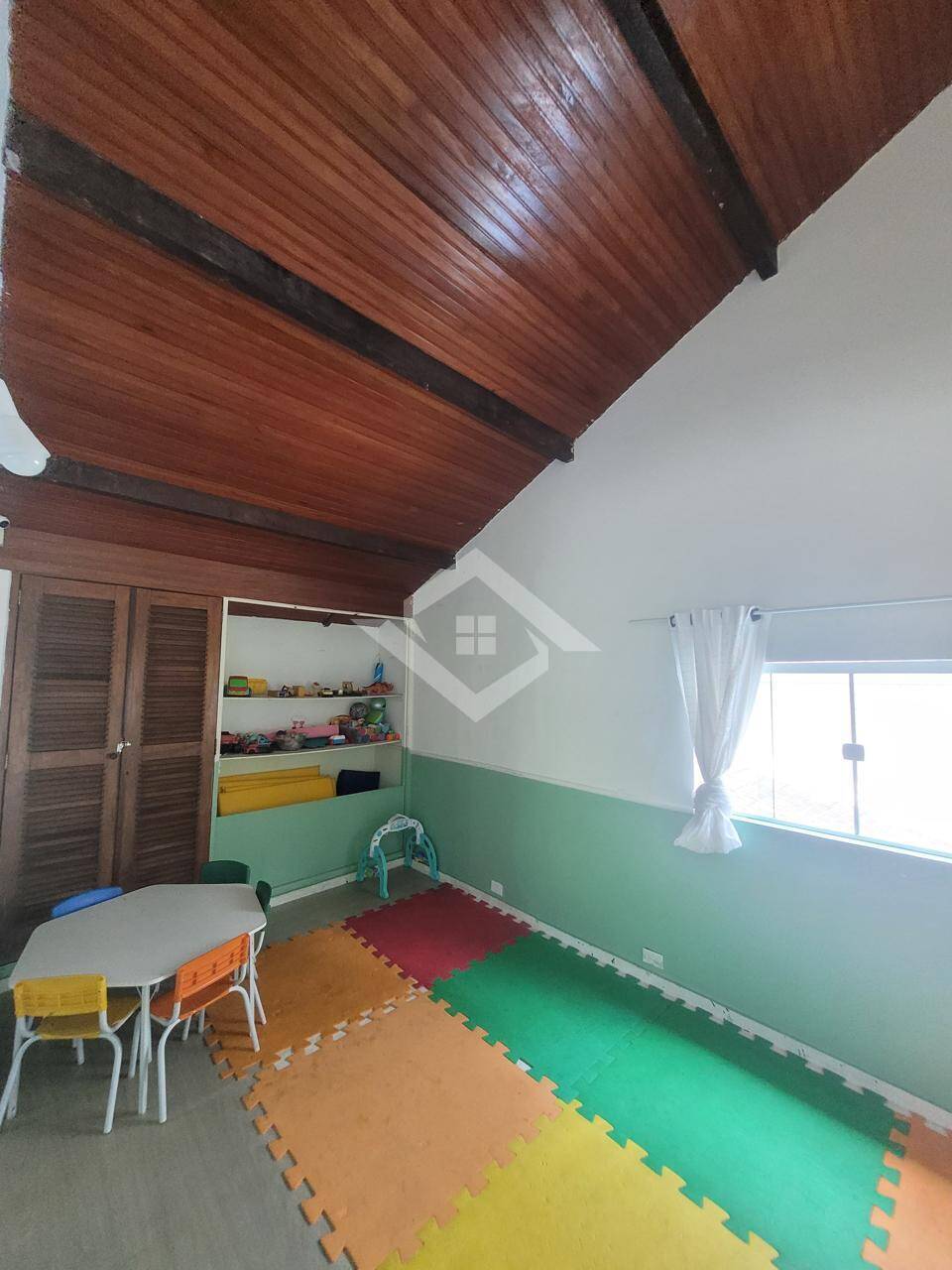 Casa para alugar com 10 quartos, 400m² - Foto 16