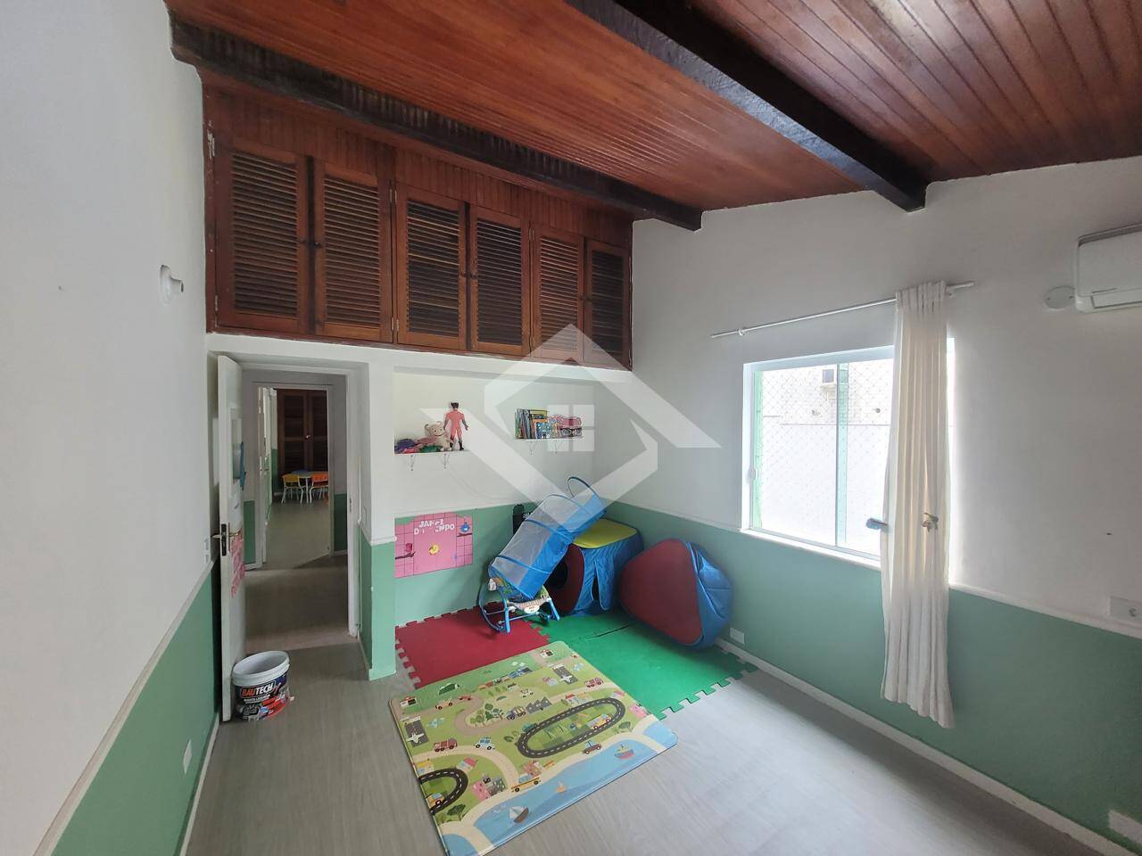 Casa para alugar com 10 quartos, 400m² - Foto 17