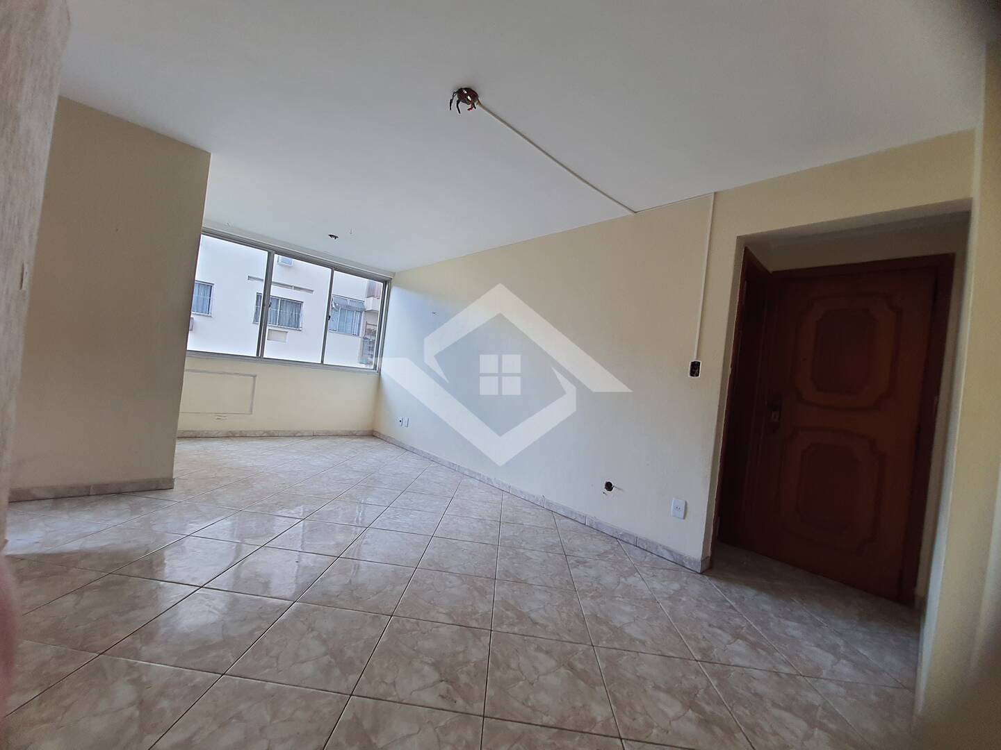 Apartamento à venda com 2 quartos, 68m² - Foto 1