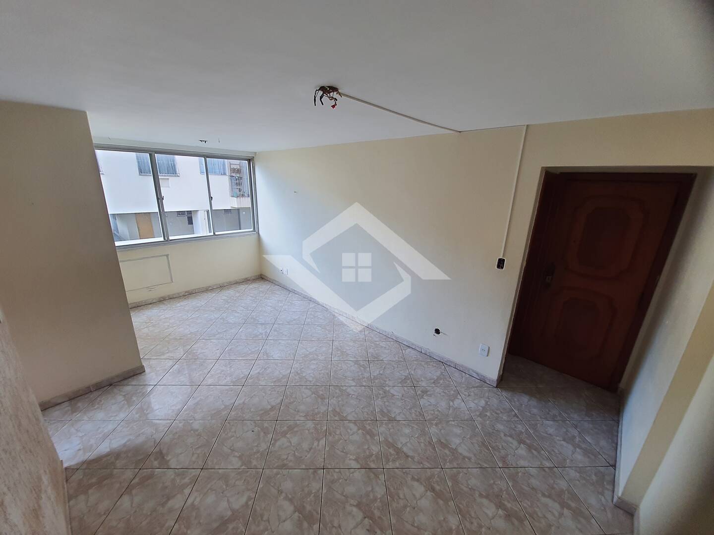 Apartamento à venda com 2 quartos, 68m² - Foto 3