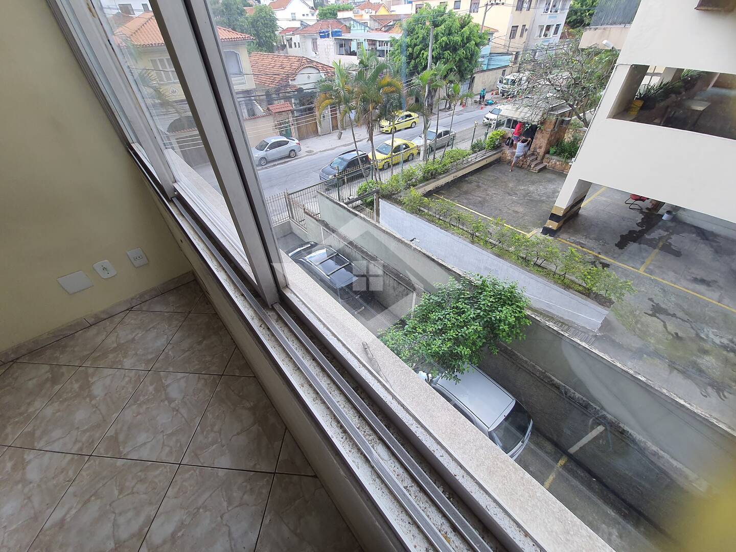 Apartamento à venda com 2 quartos, 68m² - Foto 4