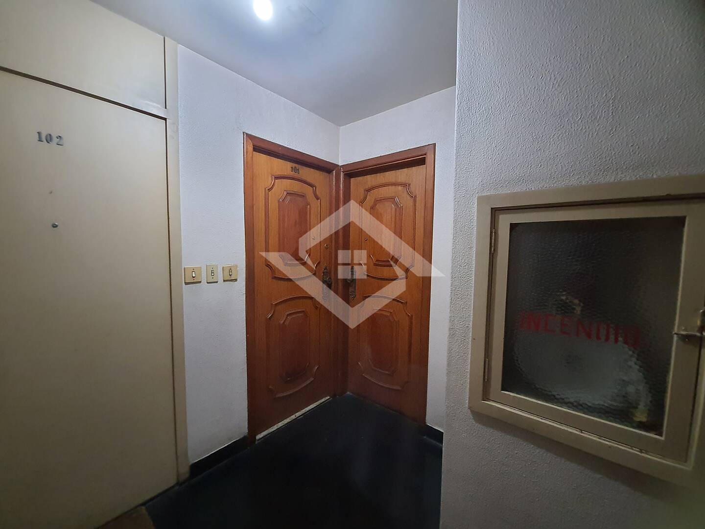 Apartamento à venda com 2 quartos, 68m² - Foto 32