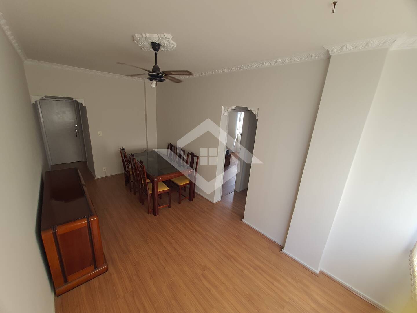 Apartamento à venda com 2 quartos, 70m² - Foto 4