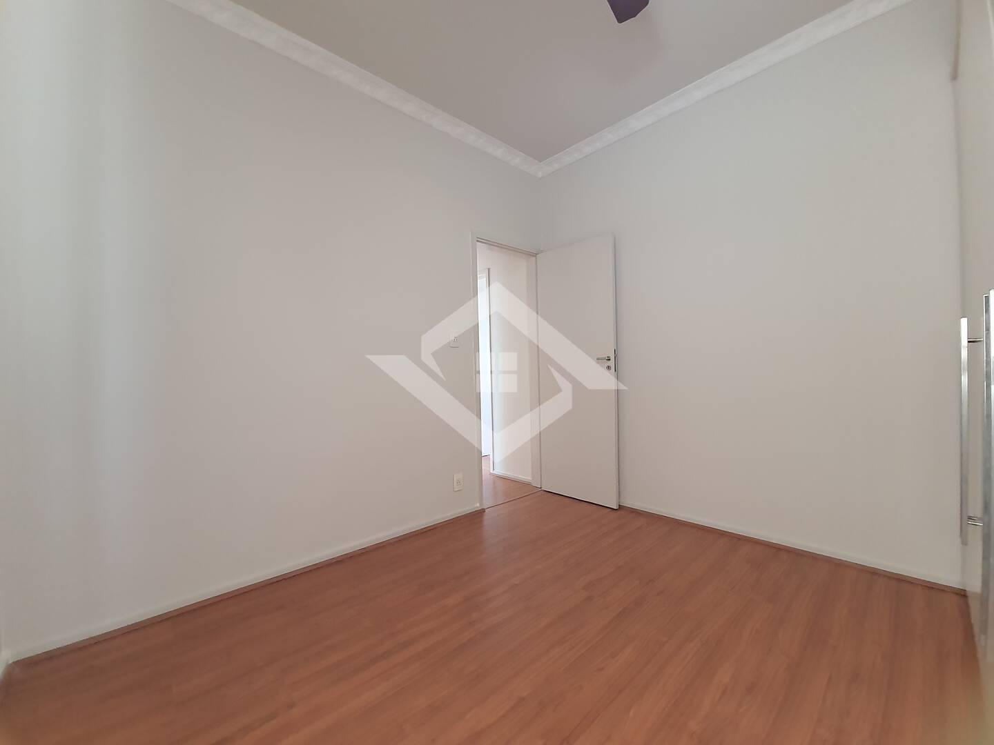 Apartamento à venda com 2 quartos, 70m² - Foto 11