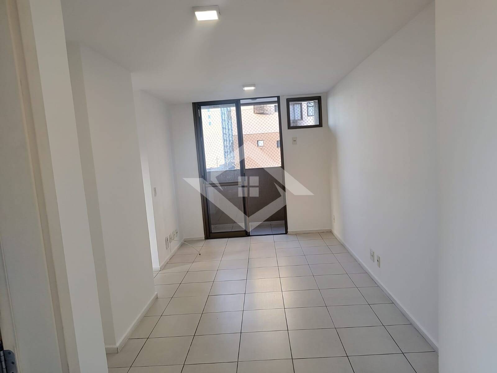 Apartamento à venda com 3 quartos, 80m² - Foto 4