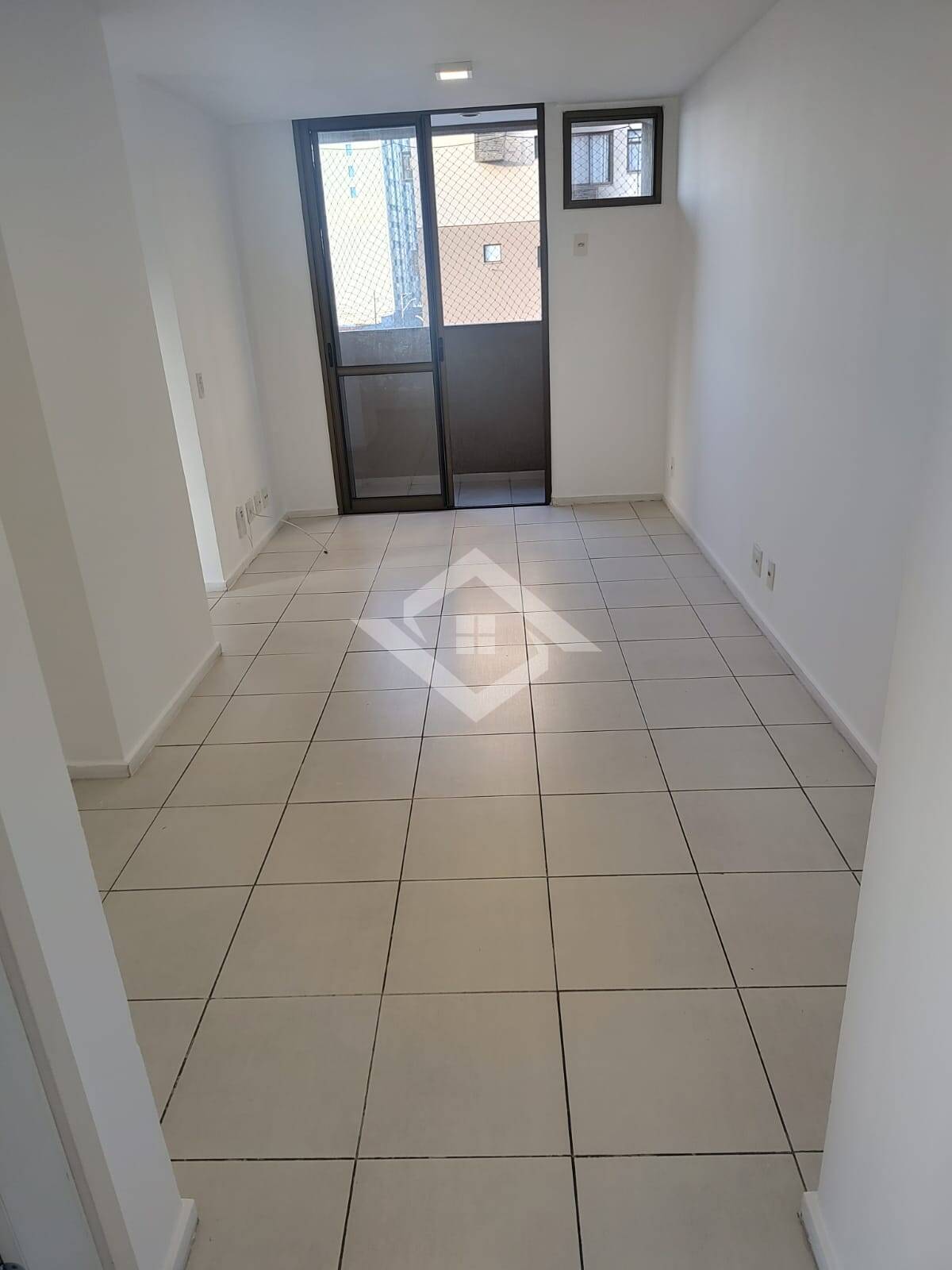 Apartamento à venda com 3 quartos, 80m² - Foto 2