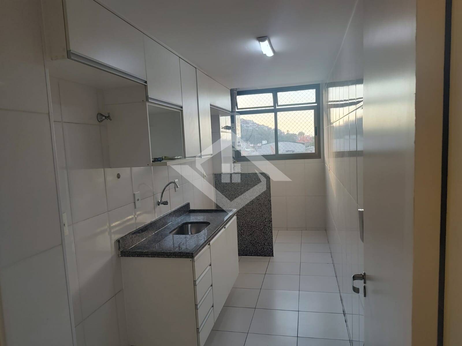 Apartamento à venda com 3 quartos, 80m² - Foto 3