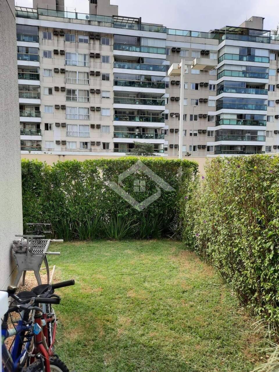 Apartamento à venda com 3 quartos, 127m² - Foto 1