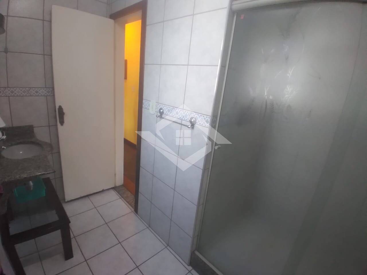 Casa à venda com 4 quartos, 250m² - Foto 13