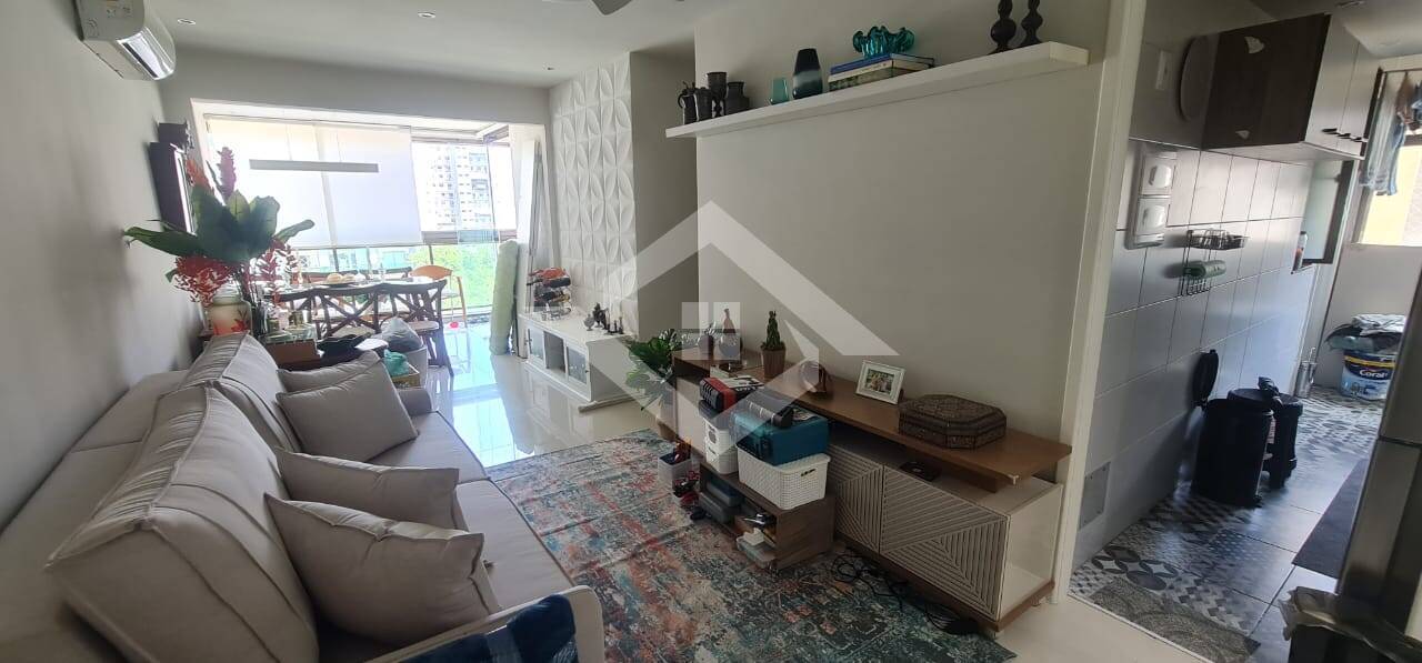 Apartamento à venda com 3 quartos, 72m² - Foto 1