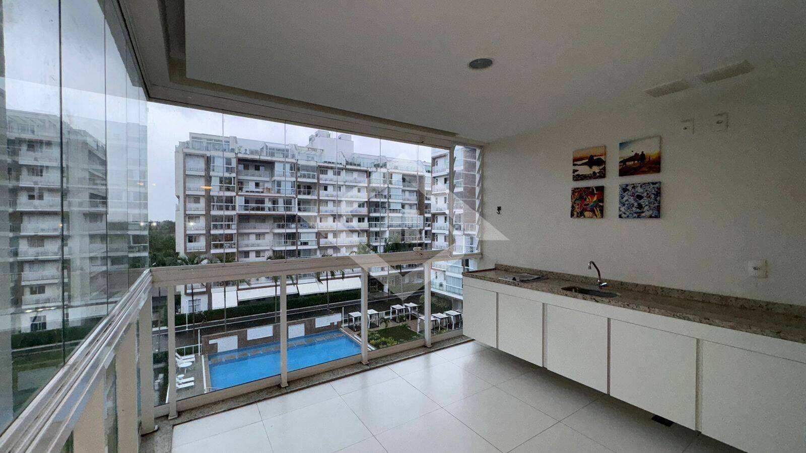 Apartamento à venda com 2 quartos, 70m² - Foto 1