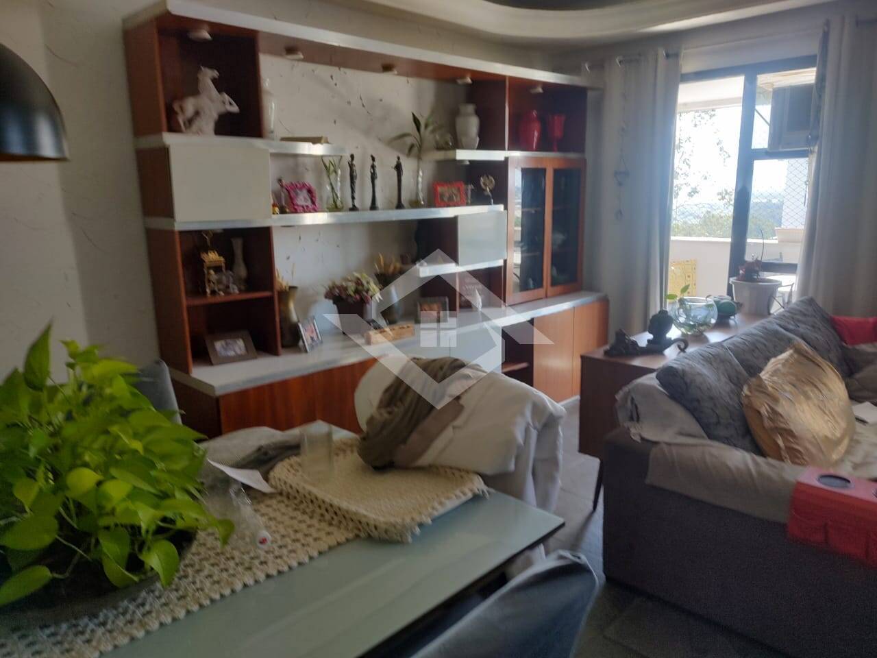 Apartamento à venda com 2 quartos, 65m² - Foto 3