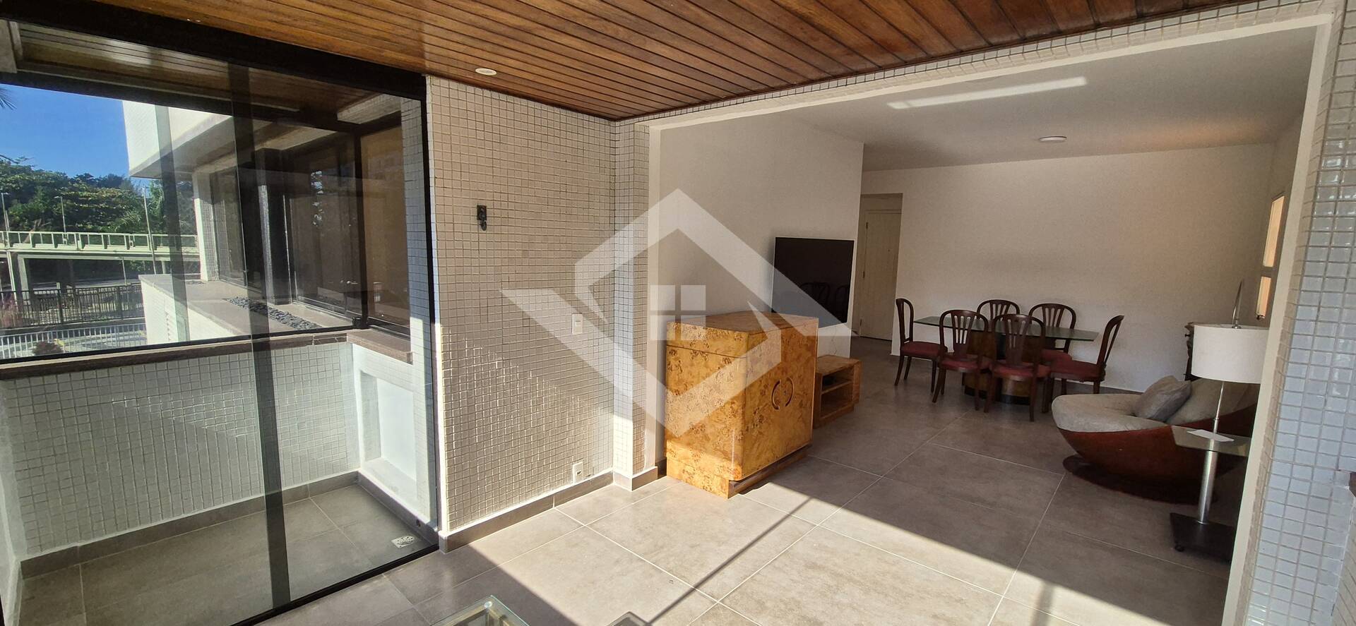 Apartamento à venda com 2 quartos, 92m² - Foto 3