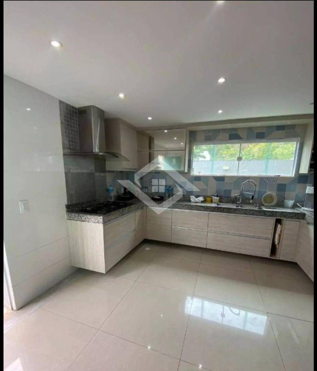 Casa à venda com 3 quartos, 300m² - Foto 25