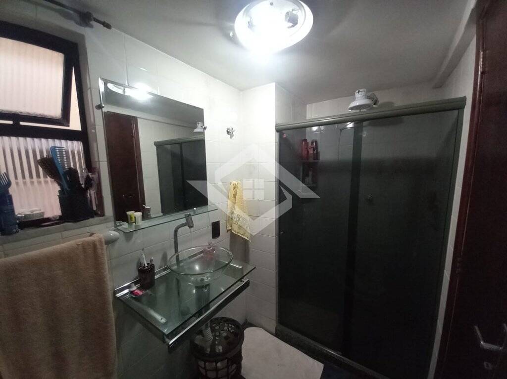 Apartamento à venda com 2 quartos, 70m² - Foto 3