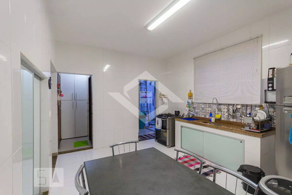 Casa à venda com 3 quartos, 300m² - Foto 9