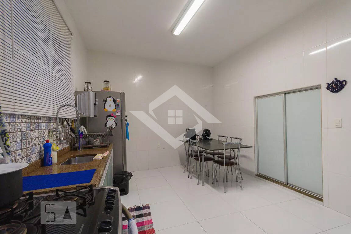 Casa à venda com 3 quartos, 300m² - Foto 10