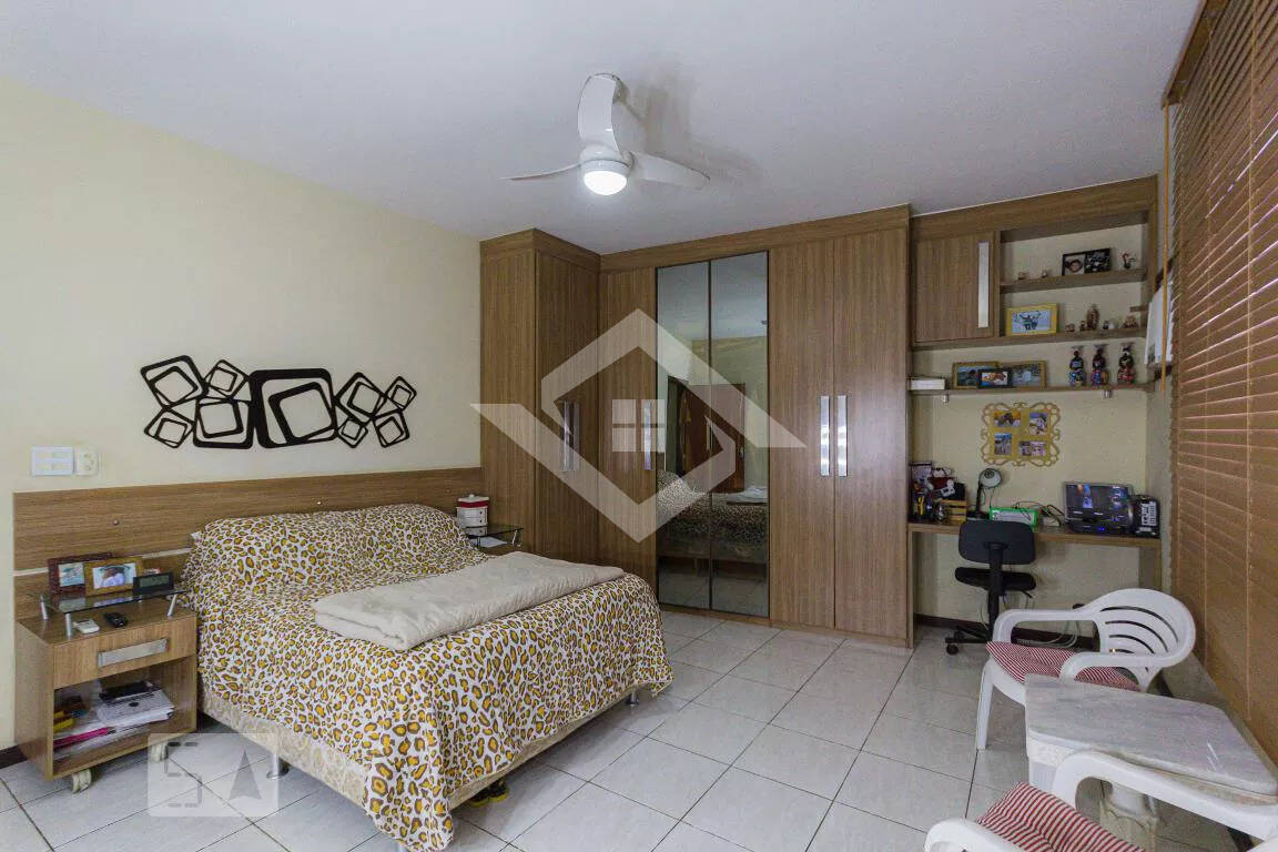 Casa à venda com 3 quartos, 300m² - Foto 16