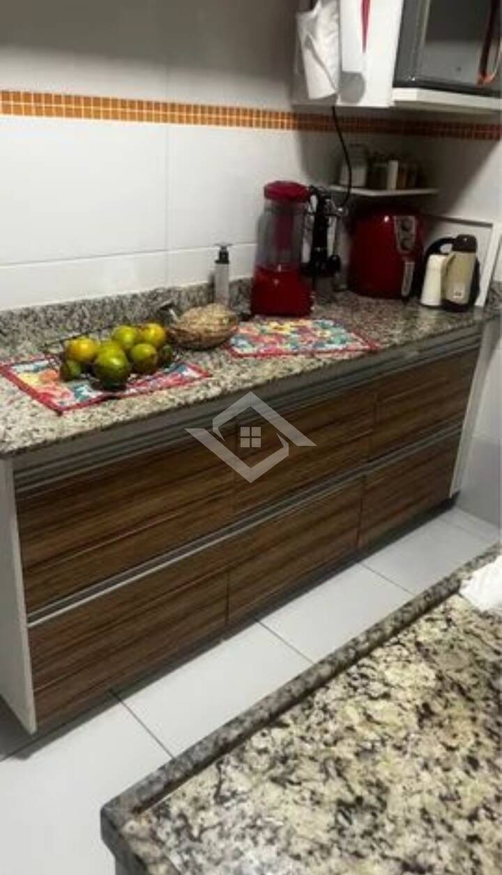 Casa à venda com 2 quartos, 80m² - Foto 7