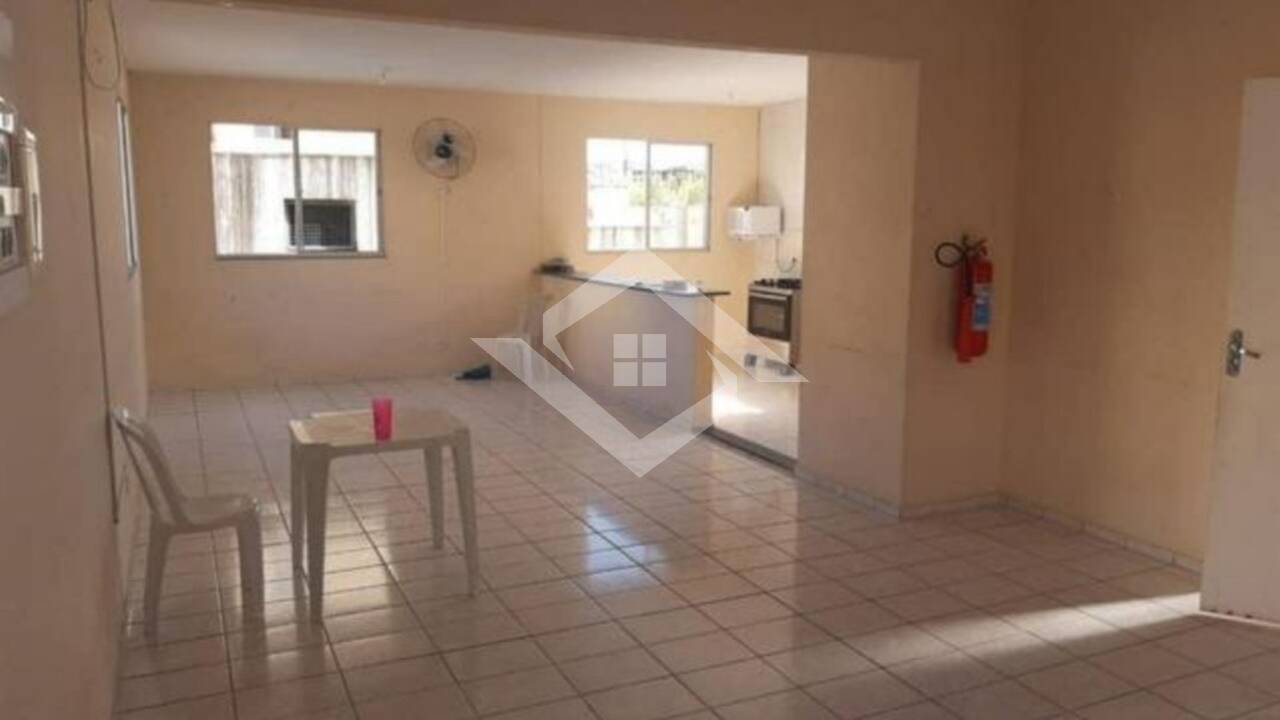 Apartamento à venda com 2 quartos, 45m² - Foto 2