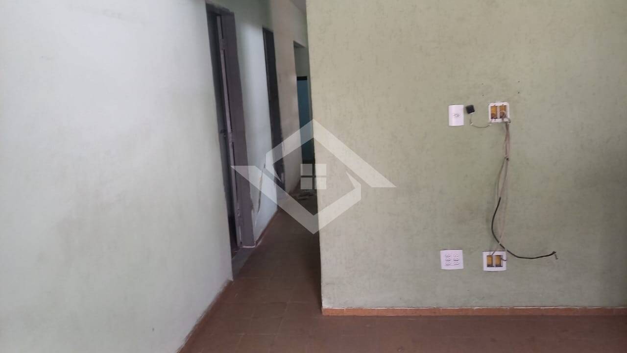 Casa à venda com 6 quartos, 140m² - Foto 12