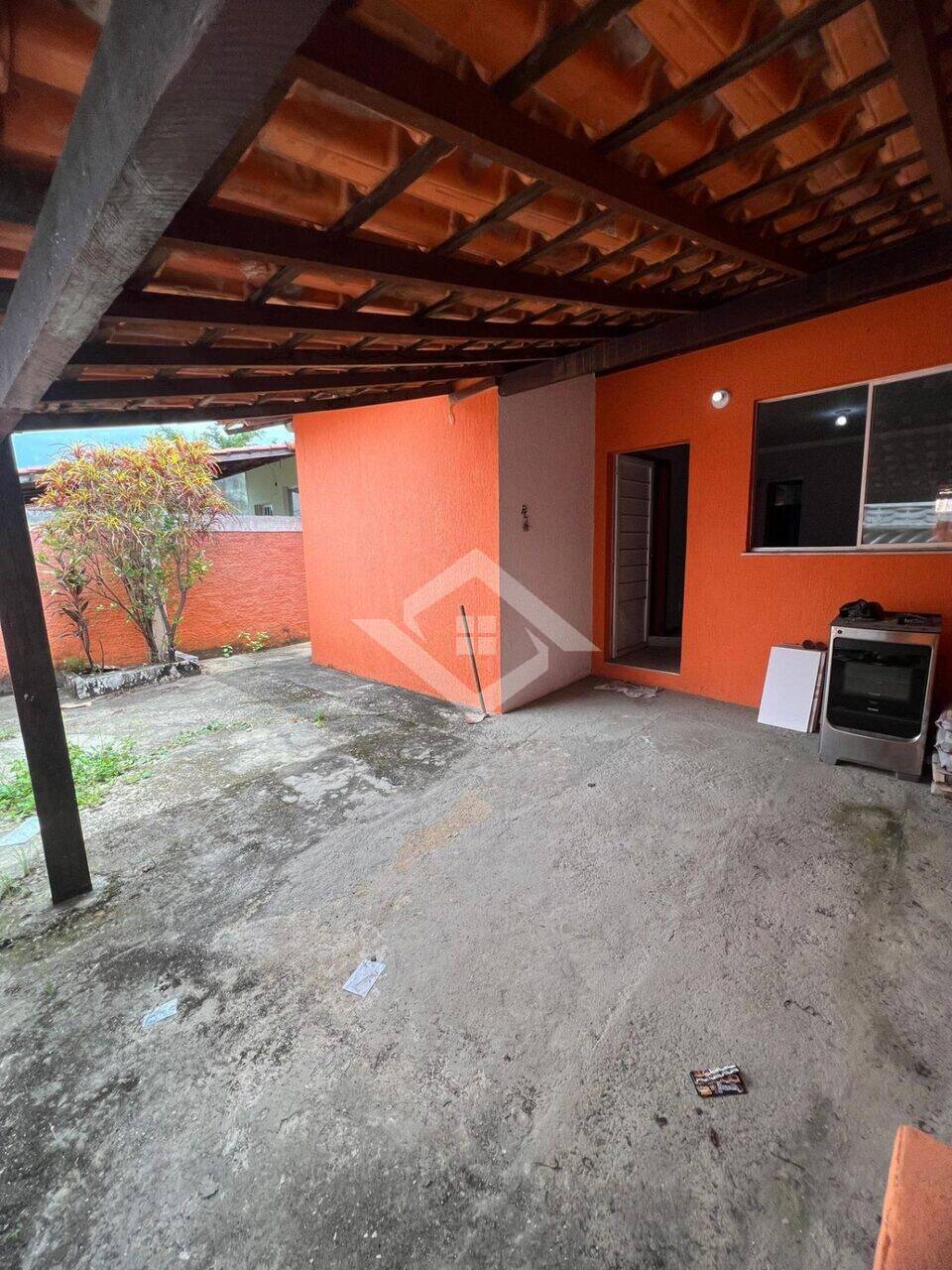 Casa à venda com 3 quartos, 84m² - Foto 1