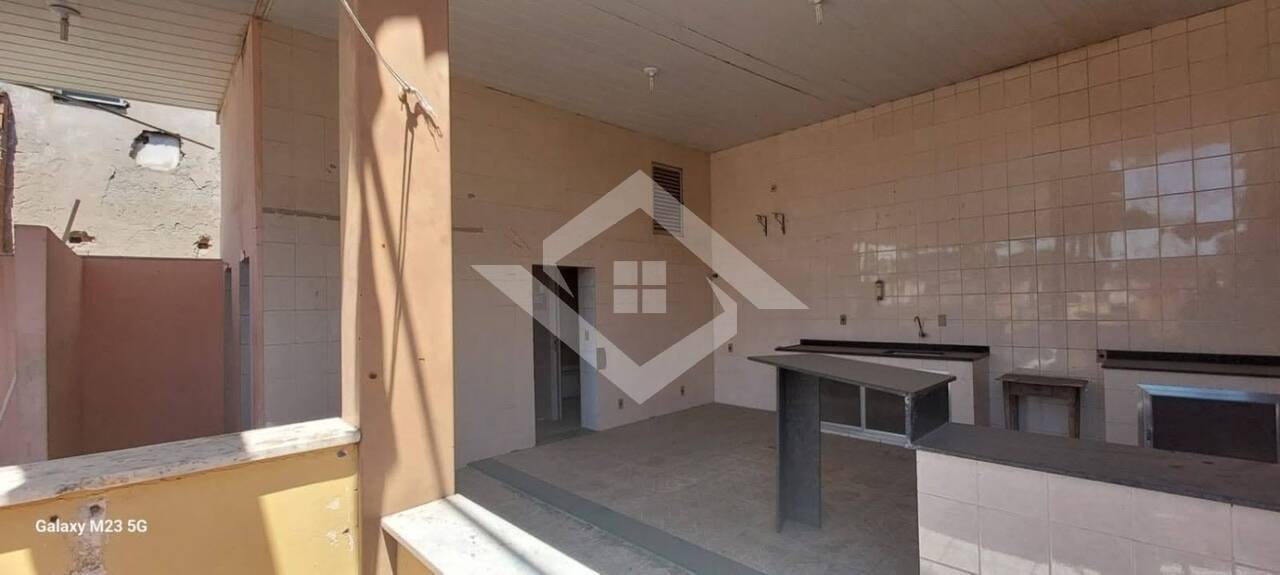 Casa à venda com 3 quartos, 94m² - Foto 16