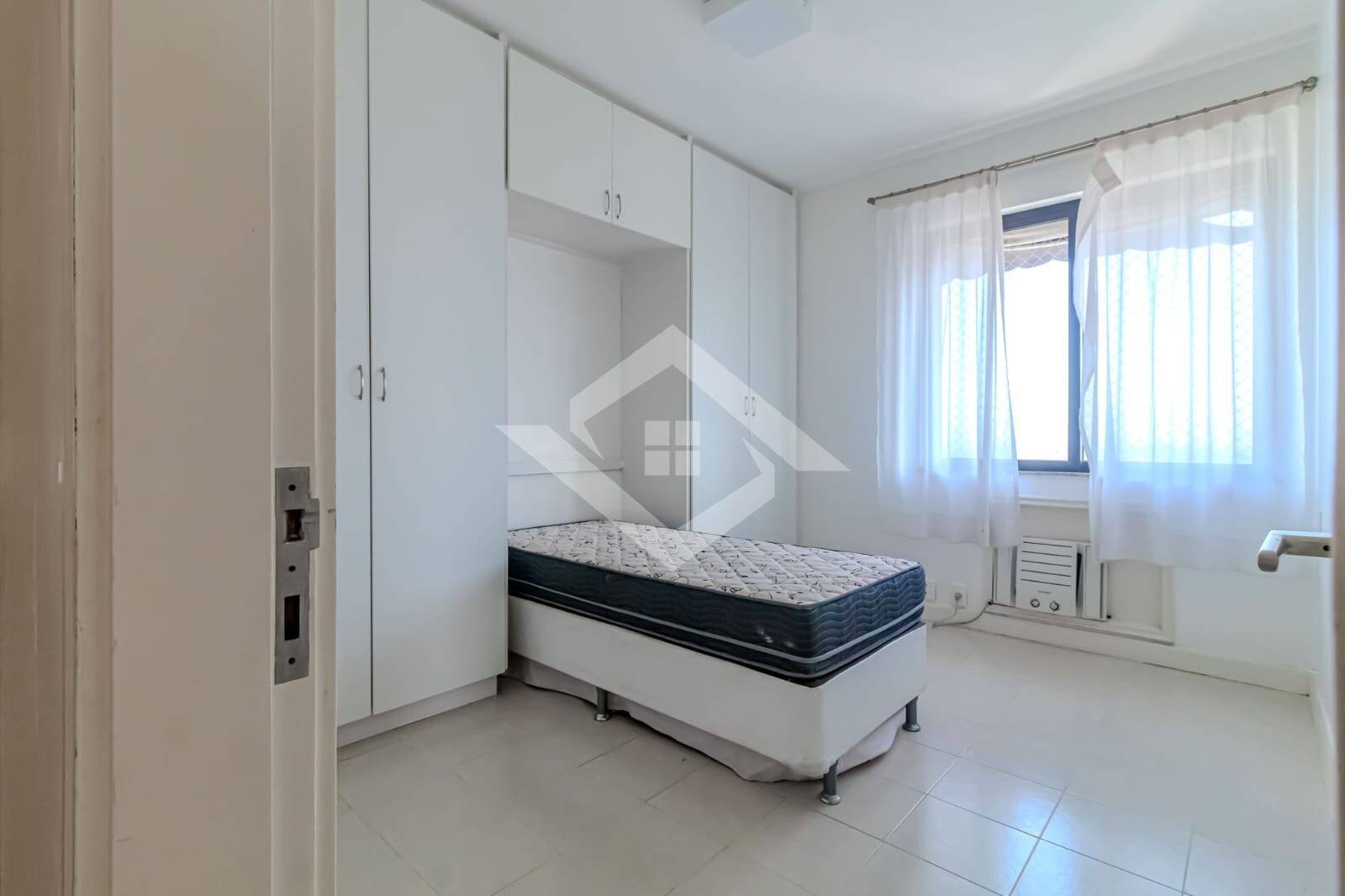 Apartamento à venda com 3 quartos, 110m² - Foto 11