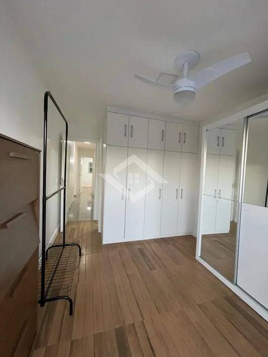 Casa para alugar com 4 quartos, 320m² - Foto 12