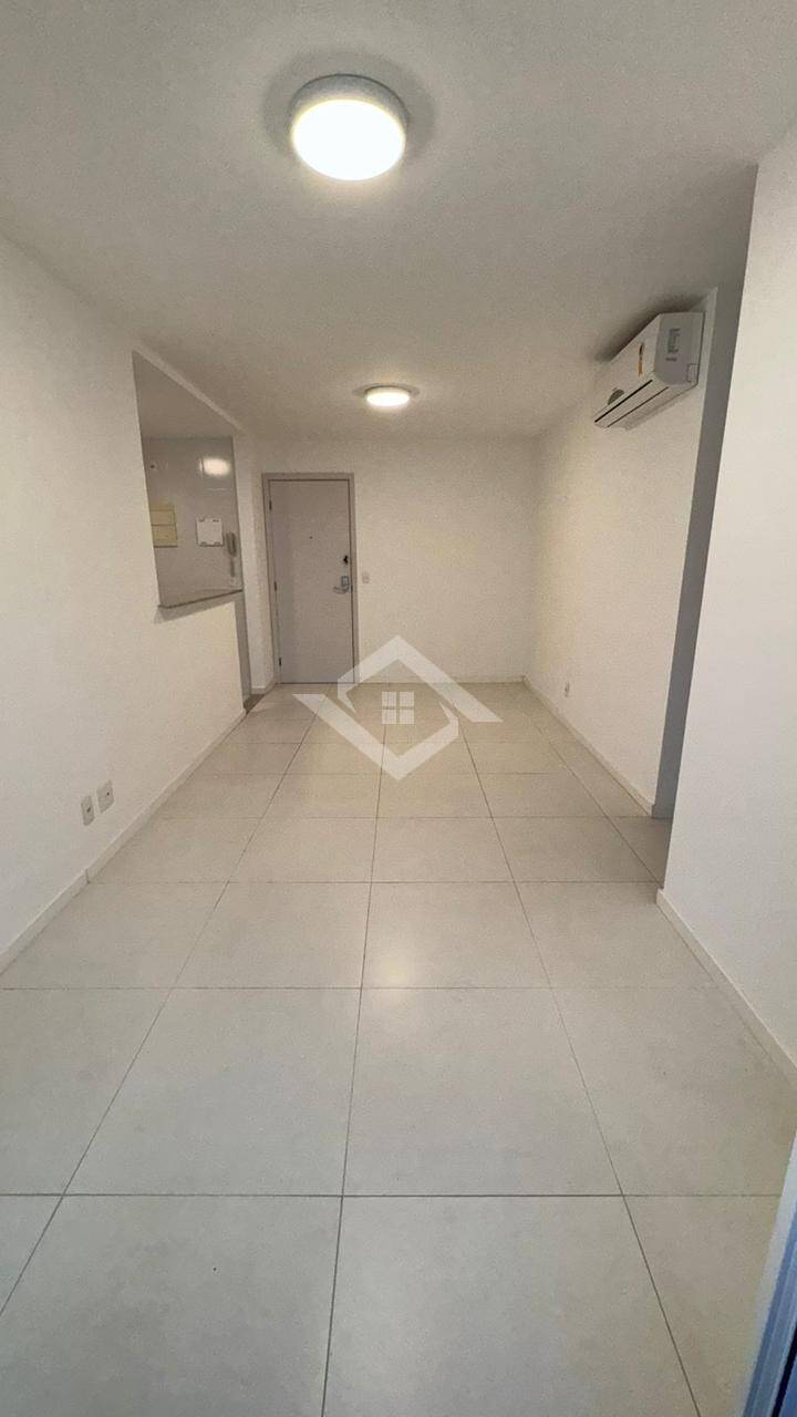 Apartamento à venda com 2 quartos, 70m² - Foto 6