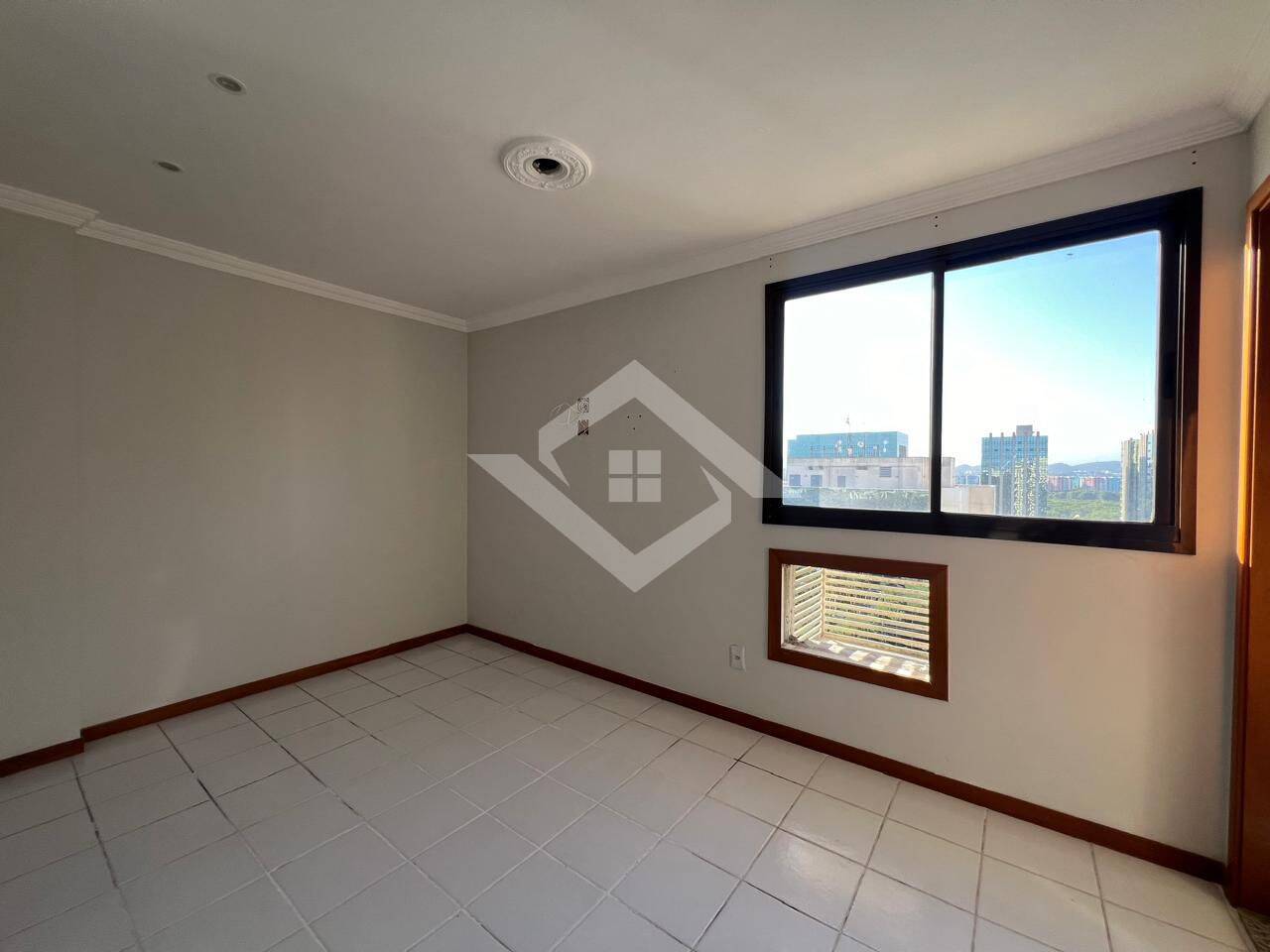 Apartamento à venda com 3 quartos, 79m² - Foto 9