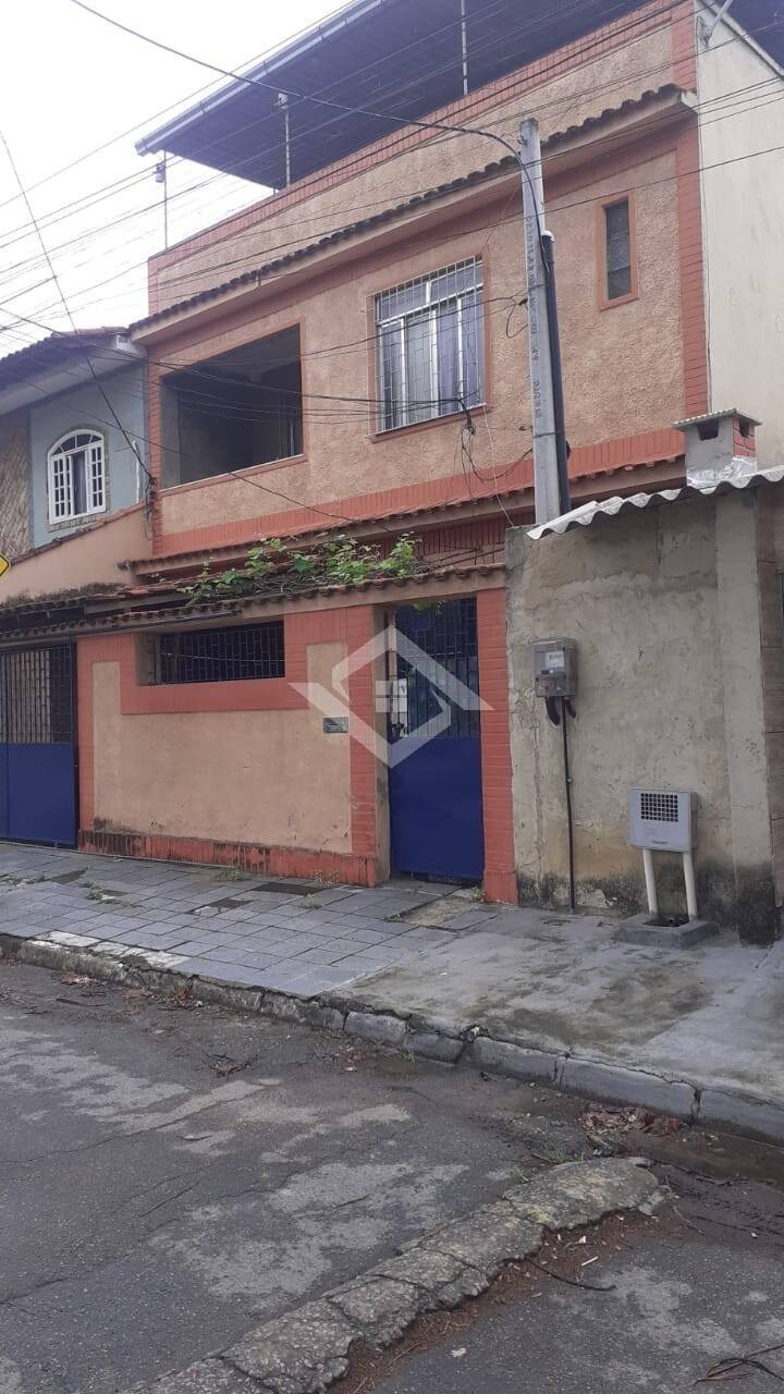 Casa à venda com 6 quartos, 350m² - Foto 3