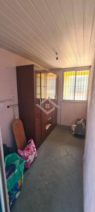 Casa à venda com 4 quartos, 70m² - Foto 11