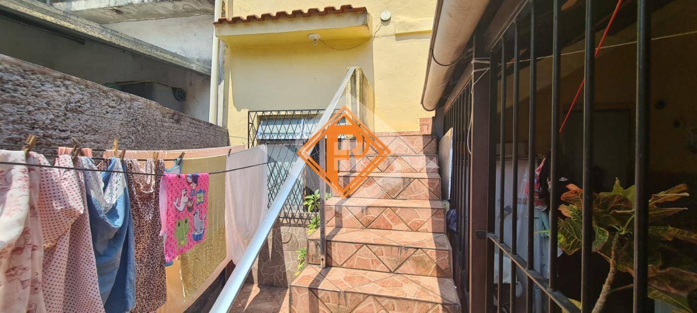 Casa à venda com 4 quartos, 70m² - Foto 17